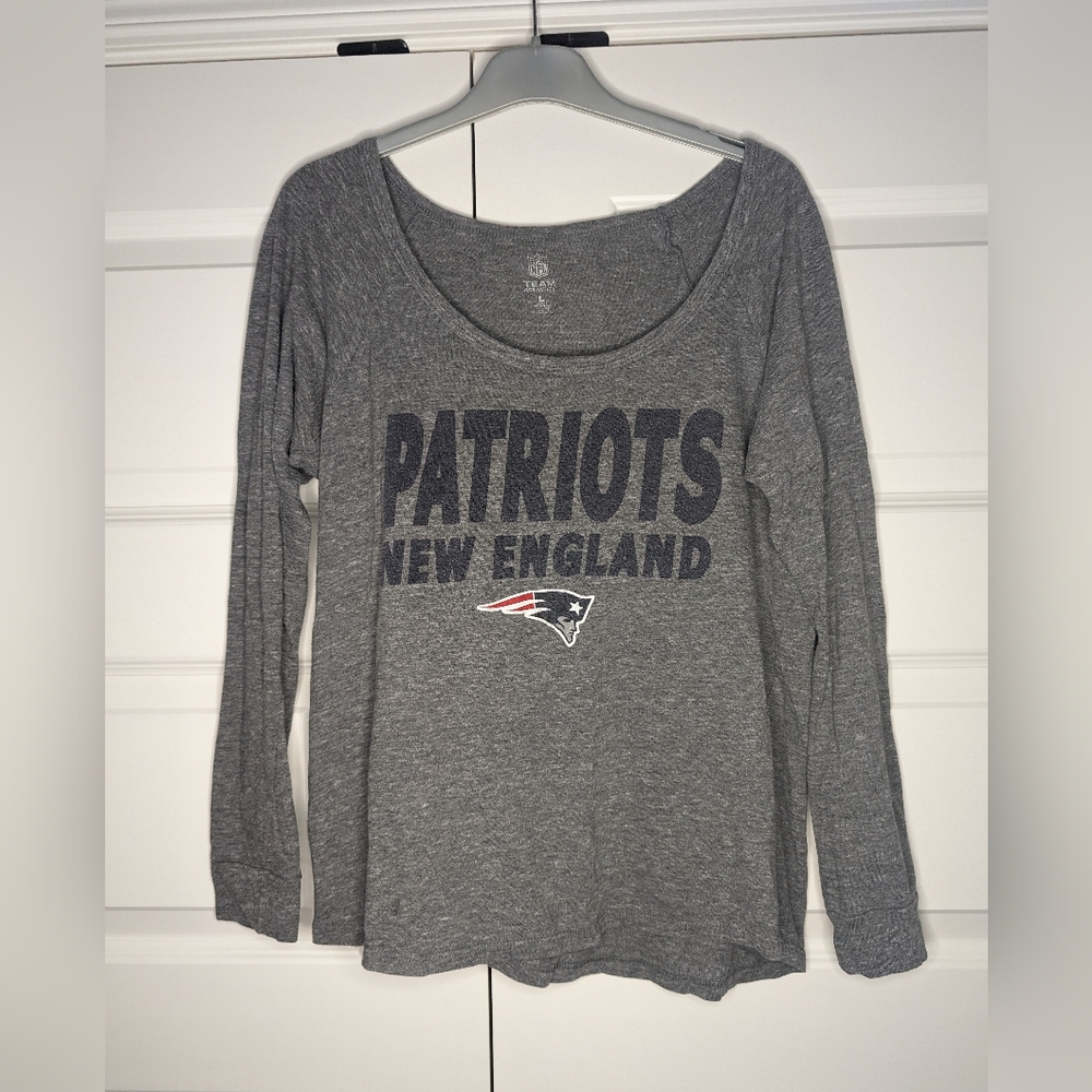 NFL Team Apparel Womens Large Long Sleeve Top New England Patriots Gray